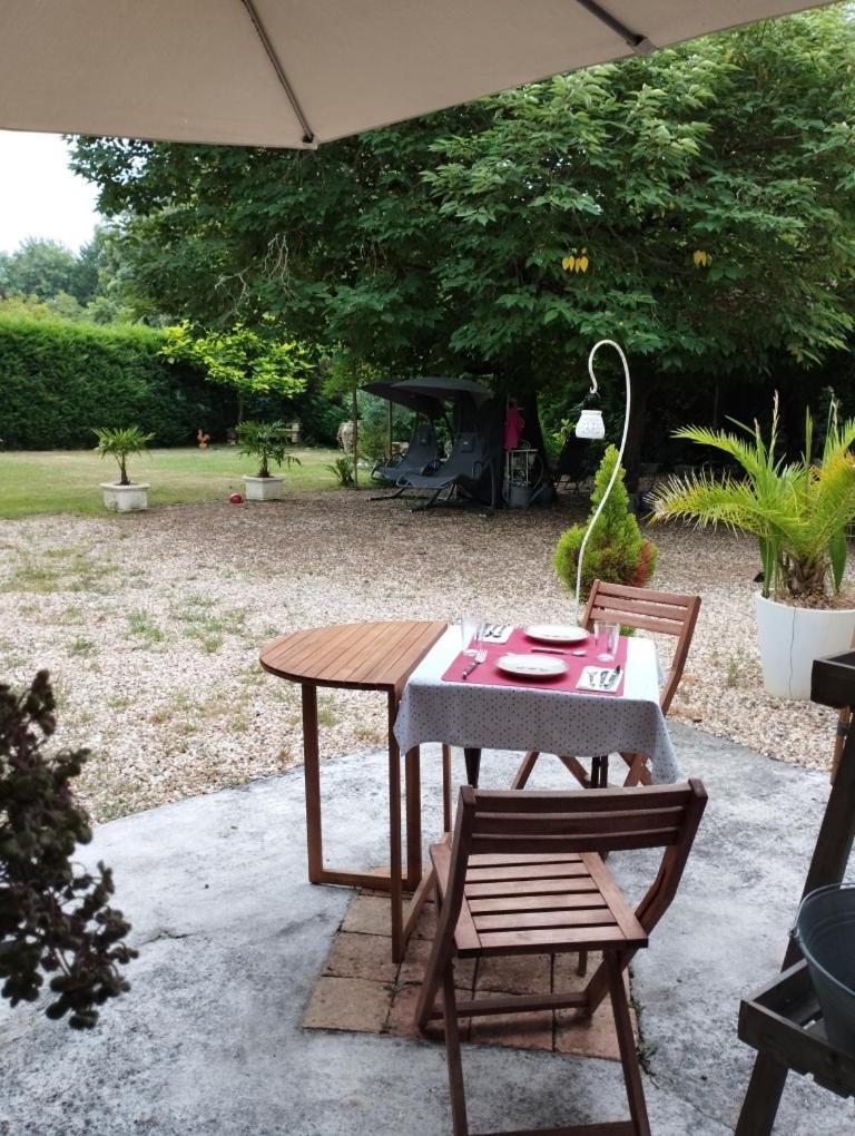 Au Cœur de Ménestérol Chambre Émotion Montpon-Menesterol Esterno foto
